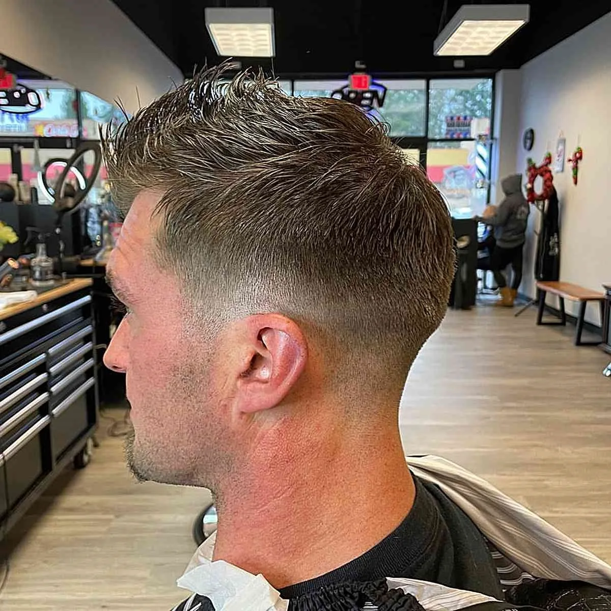 Corte de pelo falso descolorido para cabello fino