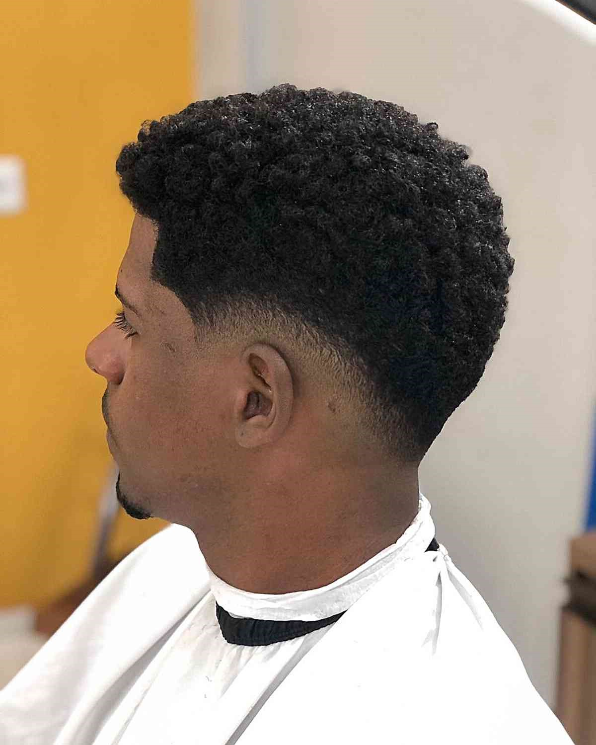 Mini afro con degradado bajo y marcado